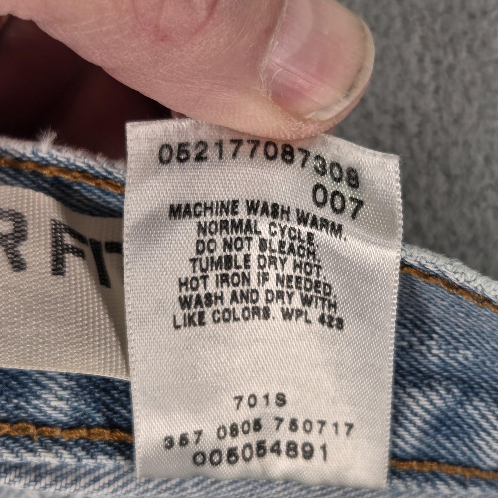 Levis 505 Jeans Mens Blue Light Wash Regular Straight Fits 30x28 - Picture 16 of 16
